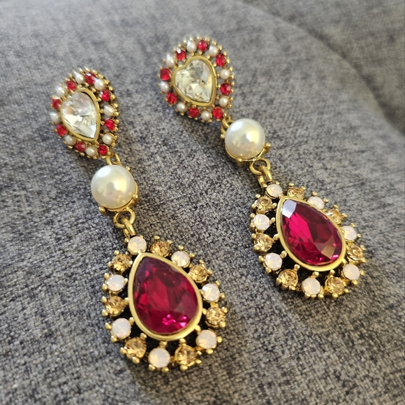 Red earings - Picture 2 of 5